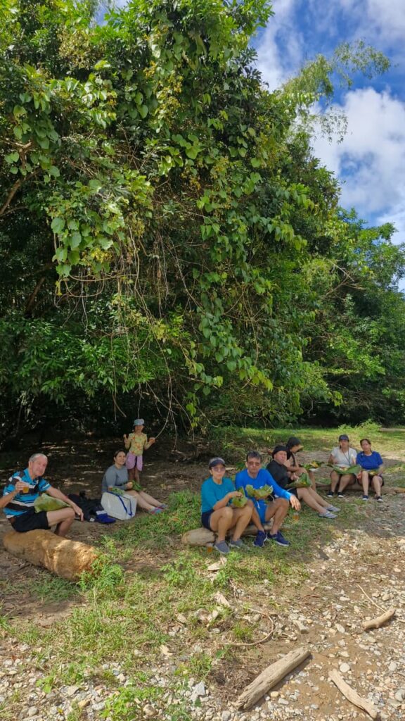 Sendero del Bosque Encantado en Norcasia. Caminata ecológica en el tour de naturaleza de 3 días.