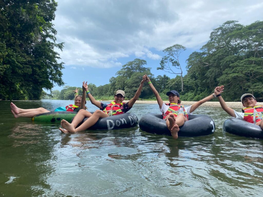 Actividad de Tubing en el Rio Don Diego